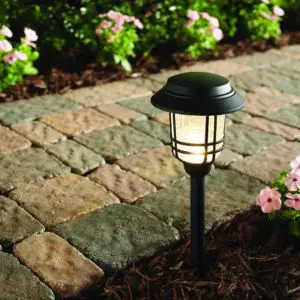 black-hampton-bay-walkway-path-lights-21404-e1_1000