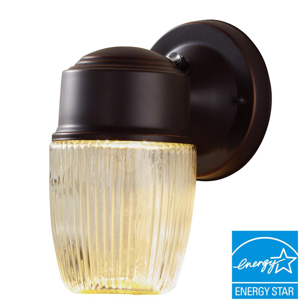 Hampton Bay Dusk To Dawn Oil Rubbed Bronze Led Outdoor Wall Lantern Hampton Bay
